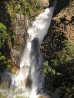 100-метровых водопадов тут с избытком