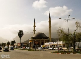 мечеть и супермаркет