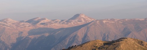 горное плато Бейдаг и его вершина Акдаг (3070м)
