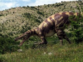 атака динозавра