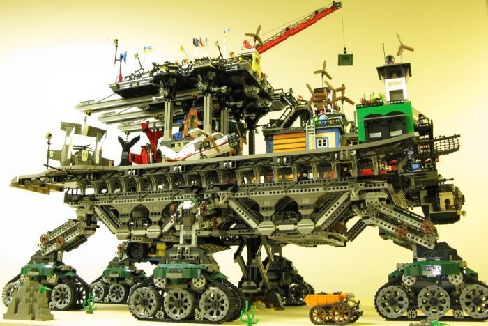 Город на колесах (из конструктора Лего)